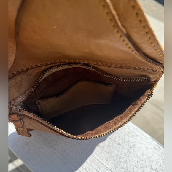 Free People natural butter soft leather wallet phone holder - Picture 3 of 6